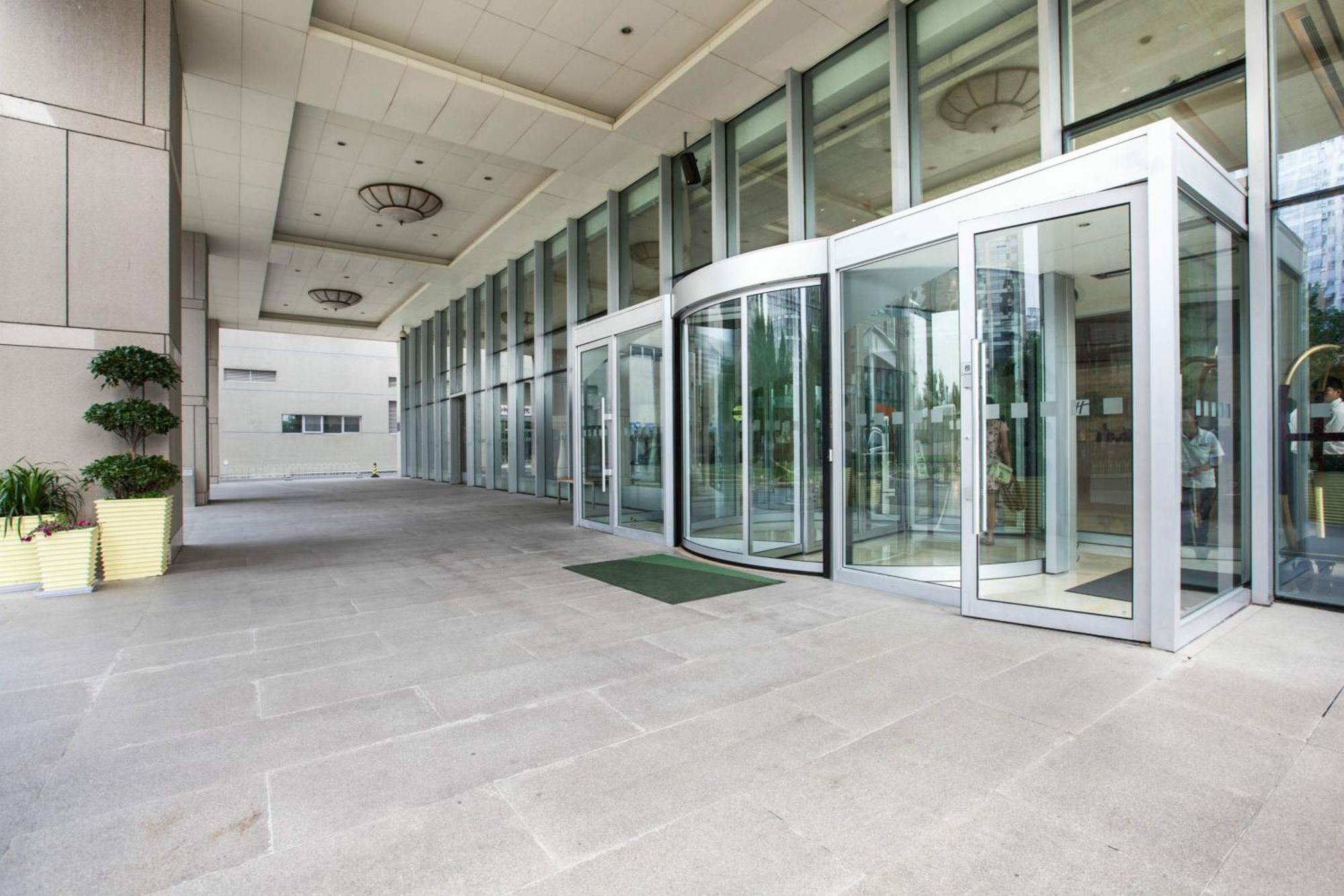 Holiday Inn Beijing Focus Square By Ihg Exterior foto
