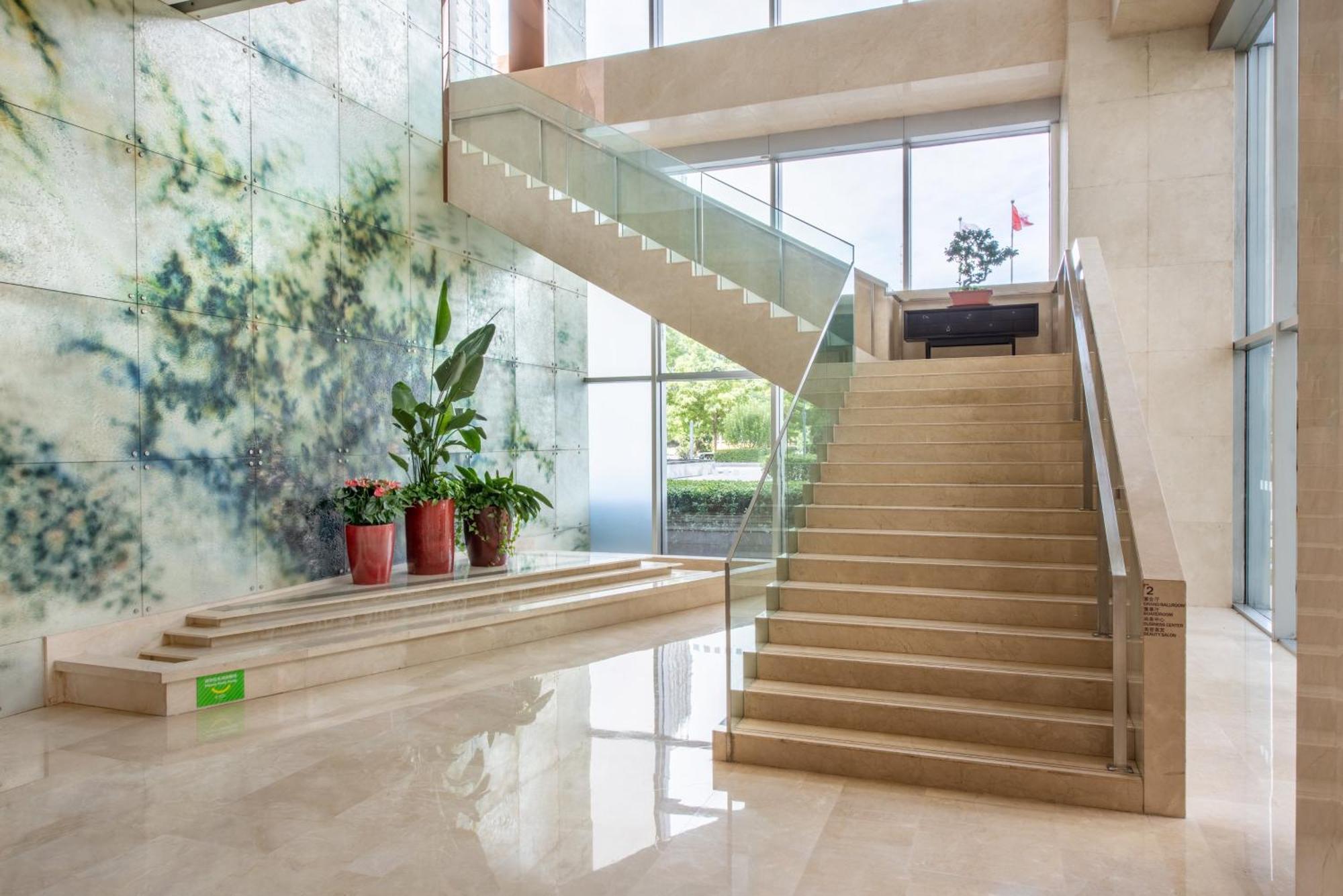 Holiday Inn Beijing Focus Square By Ihg Exterior foto